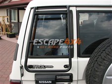 Žebřík na zadní dveře typ B pro Nissan Patrol Y60 